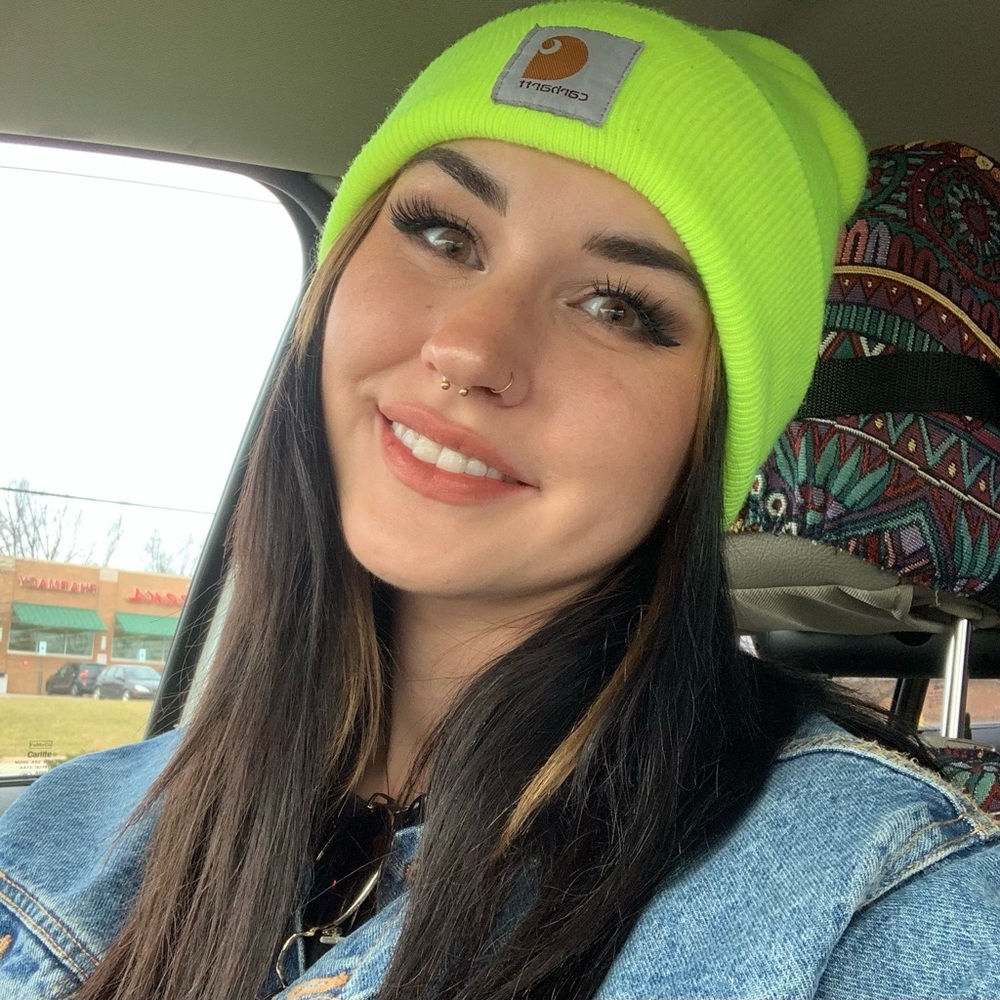 Meet your Posher, Alexis